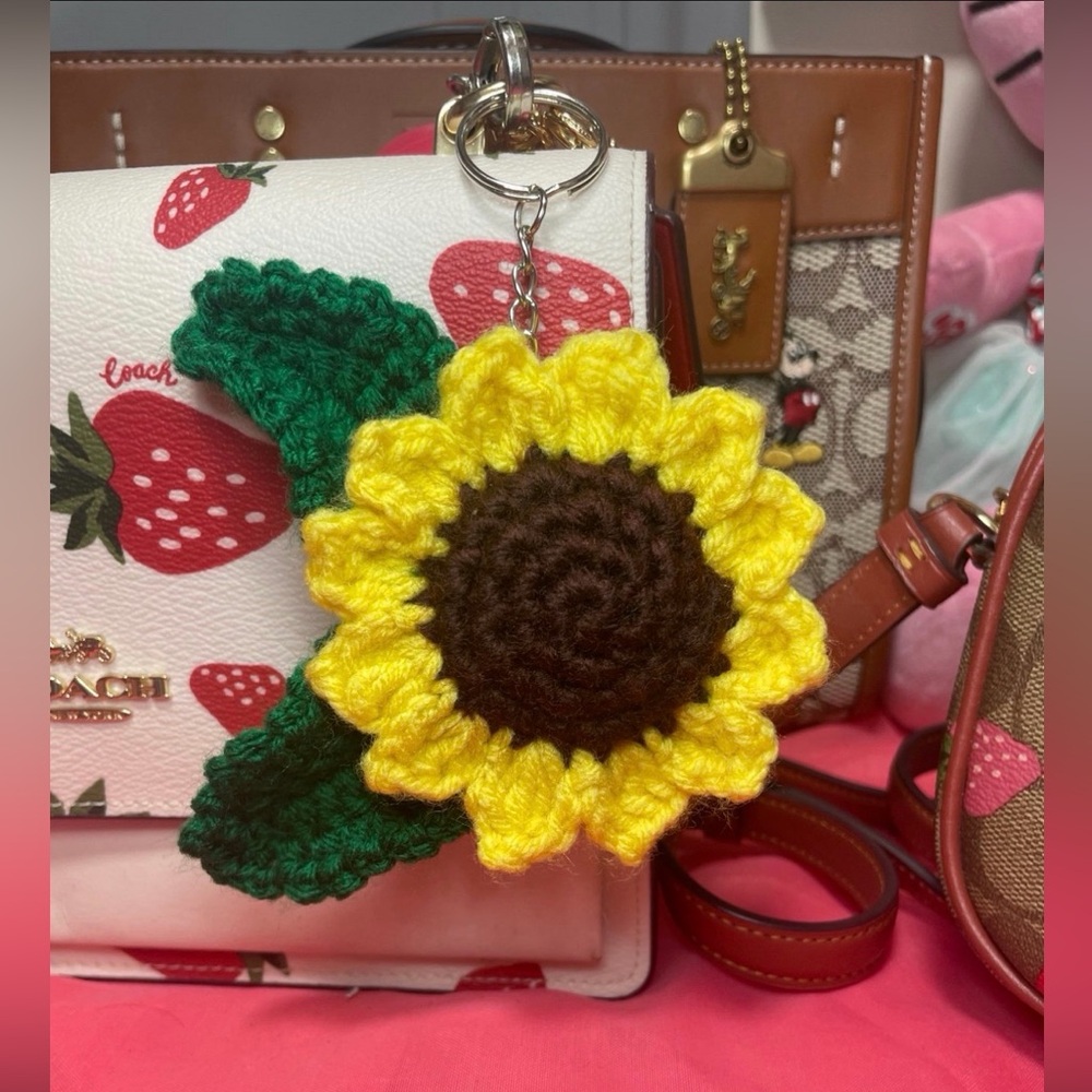 Sunflower Keychain - Picture 2 of 3
